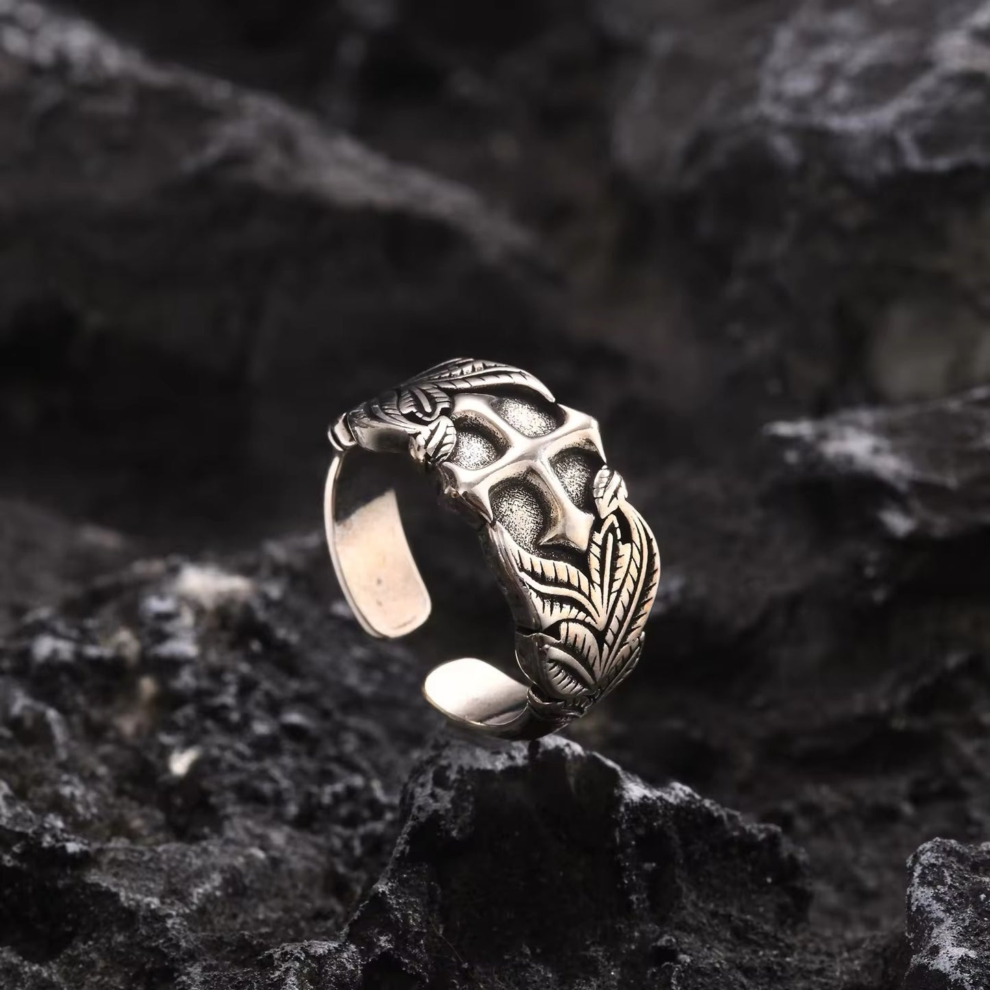 Unique Cross Ring