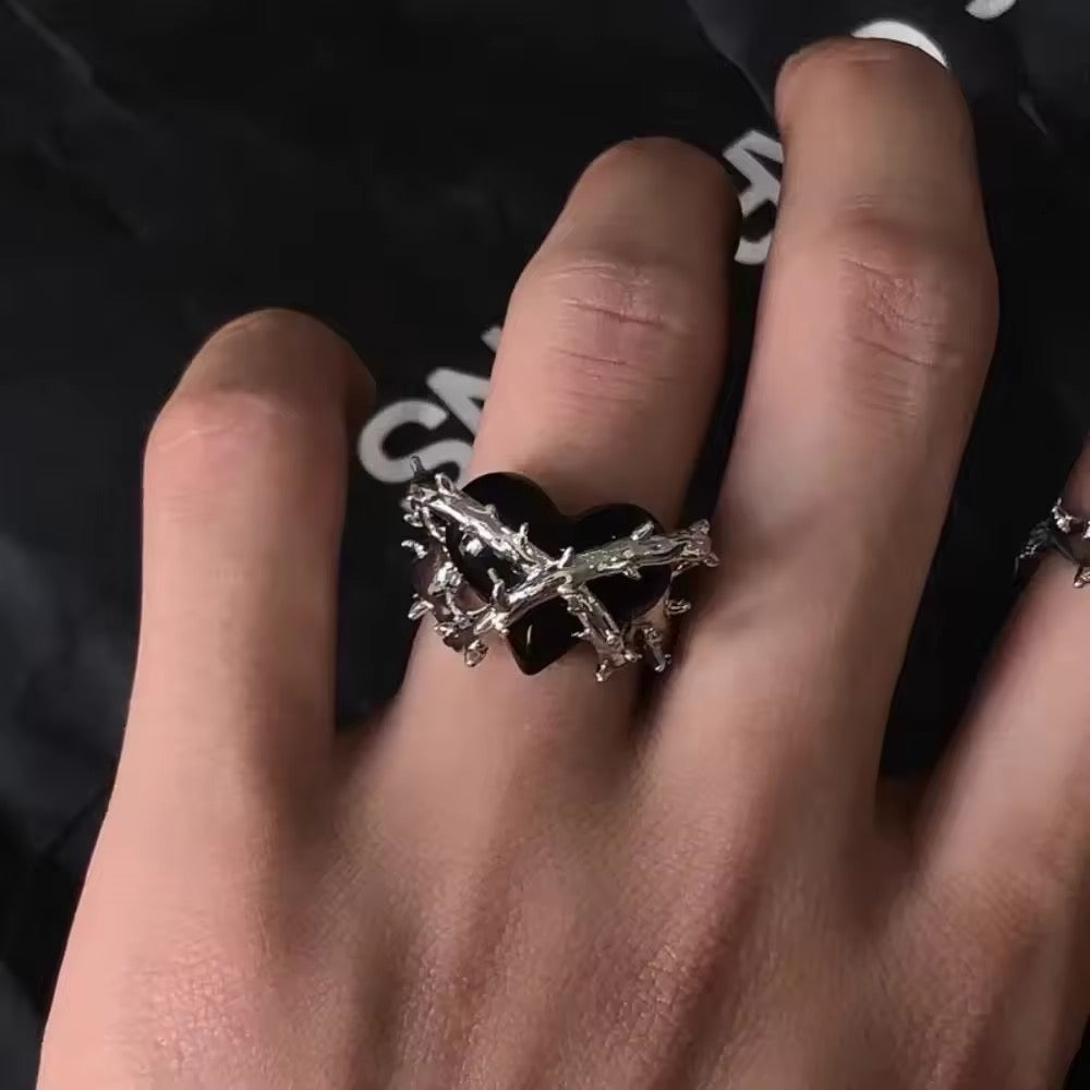 Black Wired Heart Ring